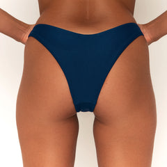 Sophia Bottom - Isola